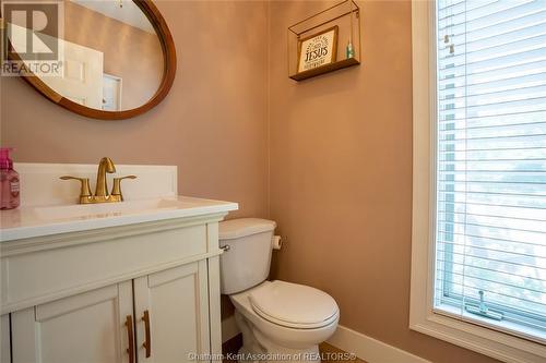 9525 River Line, Chatham, ON - Indoor Photo Showing Bathroom