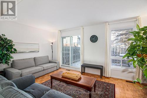 17 - 3301 Mccarthy Street, Ottawa, ON - Indoor Photo Showing Living Room