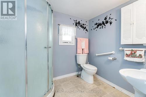 368 Ridgeway Road, Fort Erie (337 - Crystal Beach), ON - Indoor Photo Showing Bathroom