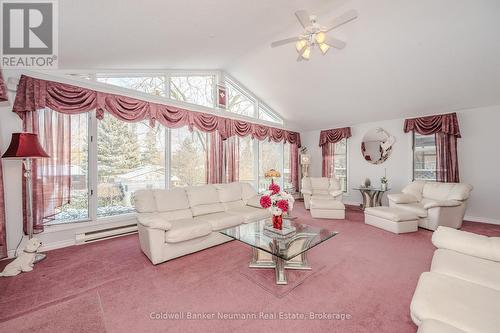 104 Dumbarton Street, Guelph (Waverley), ON - Indoor Photo Showing Living Room