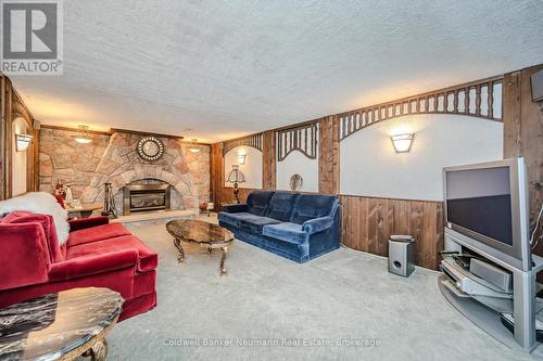 104 Dumbarton Street, Guelph (Waverley), ON - Indoor Photo Showing Living Room With Fireplace