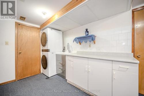 104 Dumbarton Street, Guelph (Waverley), ON - Indoor Photo Showing Laundry Room