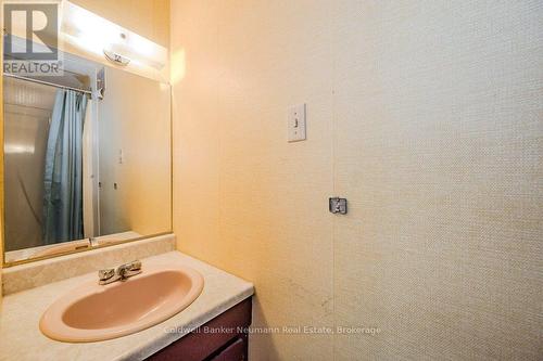 36 Devere Drive, Guelph (College), ON - Indoor Photo Showing Bathroom