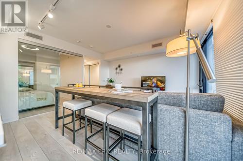 2308 - 188 Cumberland Street, Toronto, ON - Indoor Photo Showing Dining Room