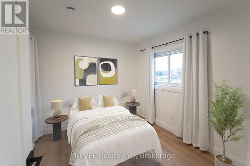 1 - 718 Ontario Road, Welland (773 - Lincoln/Crowland), ON - Indoor Photo Showing Bedroom