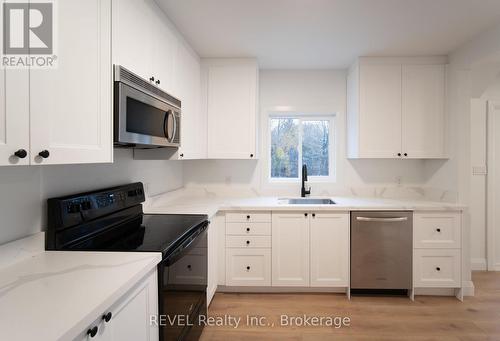 1 - 718 Ontario Road, Welland (773 - Lincoln/Crowland), ON - Indoor Photo Showing Kitchen