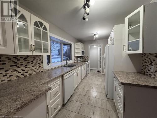 194 Pinebush Road, Cambridge, ON - Indoor Photo Showing Kitchen With Double Sink