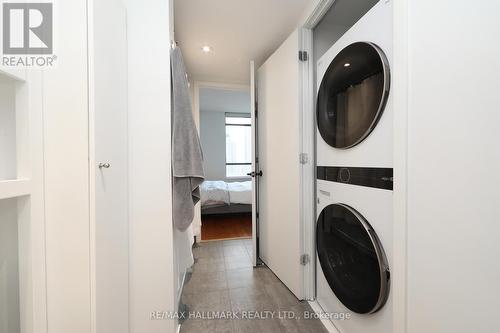 2201 - 285 Mutual Street, Toronto, ON - Indoor Photo Showing Laundry Room