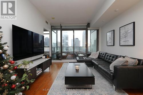 2201 - 285 Mutual Street, Toronto, ON - Indoor Photo Showing Living Room