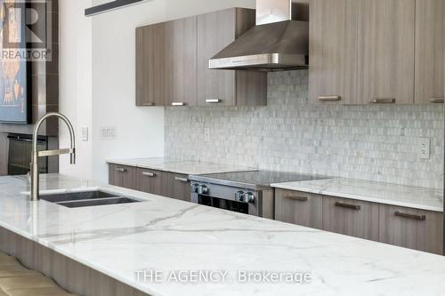 Ph01 - 650 King Street W, Toronto, ON - Indoor Photo Showing Kitchen With Double Sink With Upgraded Kitchen