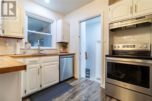 116 Churchill Street, Chatham, ON - Indoor Photo Showing Kitchen