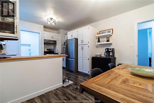 116 Churchill Street, Chatham, ON - Indoor Photo Showing Kitchen