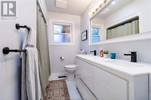 116 Churchill Street, Chatham, ON - Indoor Photo Showing Bathroom