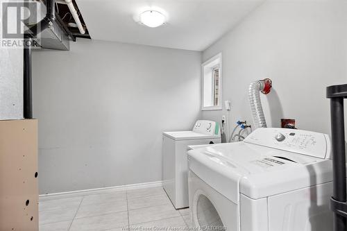 724 Cabana Road East, Windsor, ON - Indoor Photo Showing Laundry Room