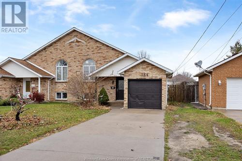 724 Cabana Road East, Windsor, ON - Outdoor With Facade