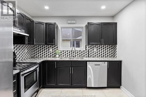 724 Cabana Road East, Windsor, ON - Indoor Photo Showing Kitchen