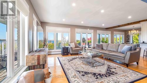 151 Grandore Street W, Georgian Bluffs, ON - Indoor Photo Showing Living Room