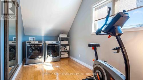 151 Grandore Street W, Georgian Bluffs, ON - Indoor Photo Showing Laundry Room