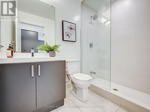 1722 - 8 Nahani Way, Mississauga, ON - Indoor Photo Showing Bathroom