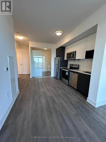 1201W - 202 Burnhamthorpe Road E, Mississauga, ON - Indoor Photo Showing Kitchen With Stainless Steel Kitchen