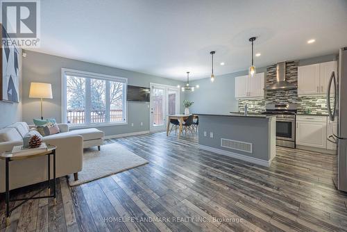 79 - 1061 Eagletrace Drive, London, ON - Indoor Photo Showing Kitchen With Upgraded Kitchen