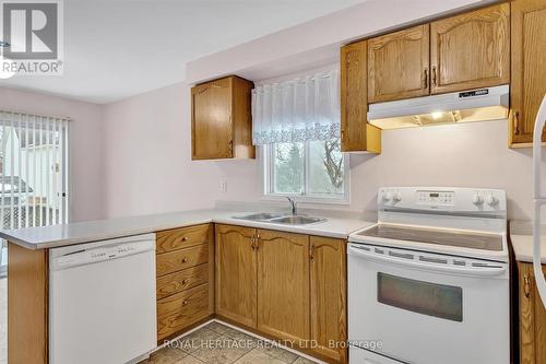 32 Elm Court, Kawartha Lakes (Lindsay), ON - Indoor Photo Showing Kitchen With Double Sink