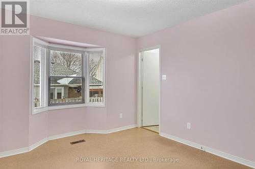 32 Elm Court, Kawartha Lakes (Lindsay), ON - Indoor Photo Showing Other Room