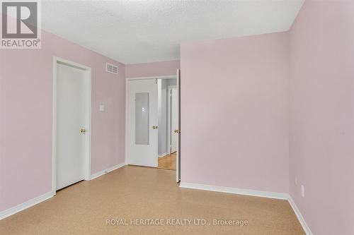 32 Elm Court, Kawartha Lakes (Lindsay), ON - Indoor Photo Showing Other Room