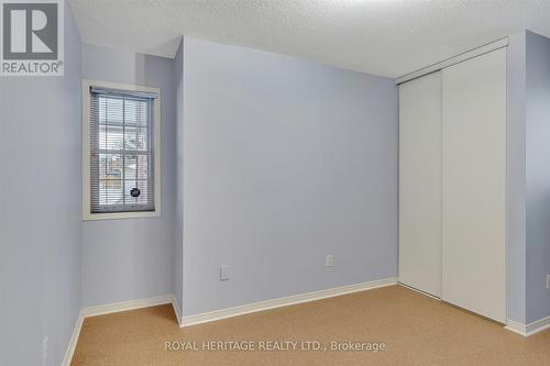 32 Elm Court, Kawartha Lakes (Lindsay), ON - Indoor Photo Showing Other Room