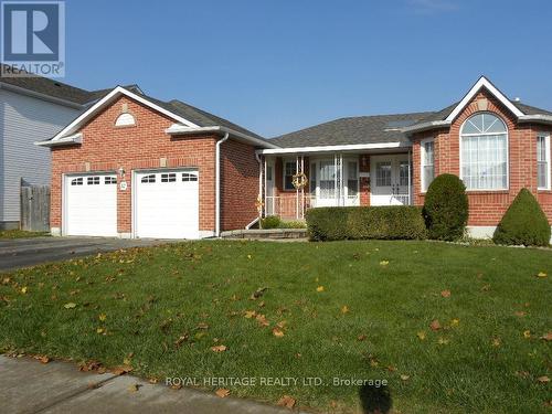 32 Elm Court, Kawartha Lakes (Lindsay), ON - Outdoor With Facade