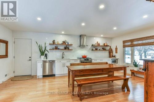 113 Hunt Club Drive, London, ON - Indoor Photo Showing Kitchen