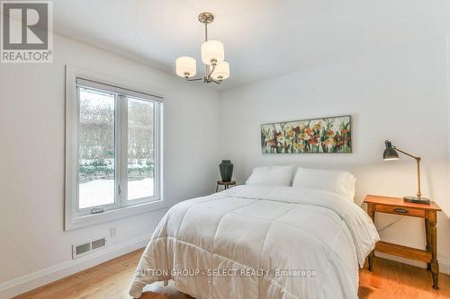 113 Hunt Club Drive, London, ON - Indoor Photo Showing Bedroom