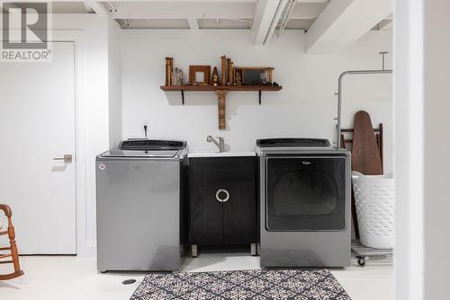 113 Hunt Club Drive, London, ON - Indoor Photo Showing Laundry Room