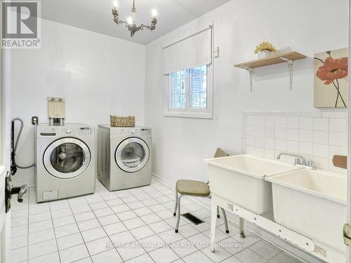 2047 Hamilton Road, London, ON - Indoor Photo Showing Laundry Room