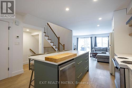 37 Dignard Street S, Russell, ON - Indoor Photo Showing Kitchen