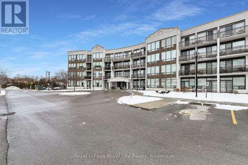 107 - 105 Bagot Street, Guelph (Onward Willow), ON - Outdoor