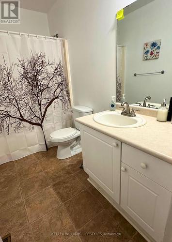 32 - 190 Fleming Drive, London, ON - Indoor Photo Showing Bathroom