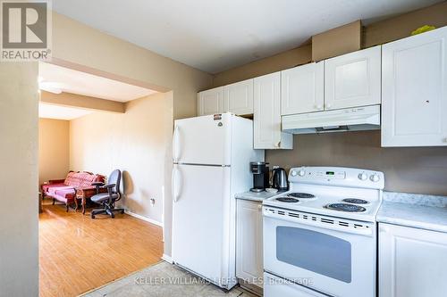 32 - 190 Fleming Drive, London, ON - Indoor Photo Showing Kitchen