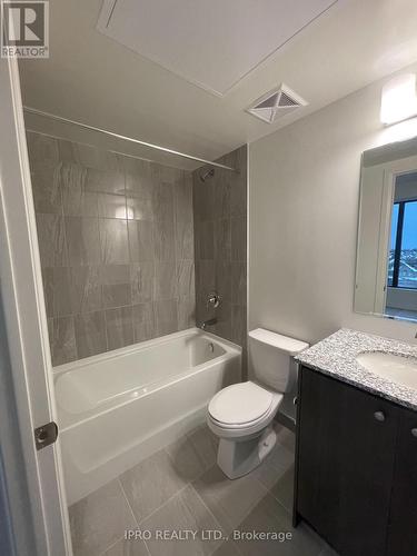 512 - 1415 Dundas Street E, Oakville, ON - Indoor Photo Showing Bathroom