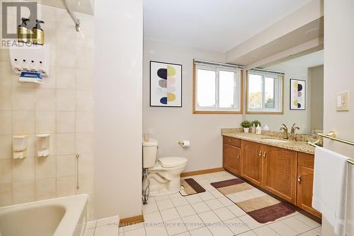 24 Bascary Crescent, St. Catharines (462 - Rykert/Vansickle), ON - Indoor Photo Showing Bathroom