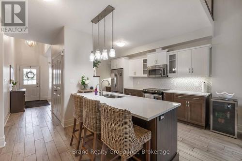 315 Telford Trail, Georgian Bluffs, ON - Indoor Photo Showing Kitchen With Double Sink With Upgraded Kitchen