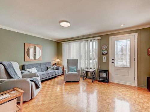 Salon - 102 Rue Pontbriand, Saint-Constant, QC - Indoor Photo Showing Living Room