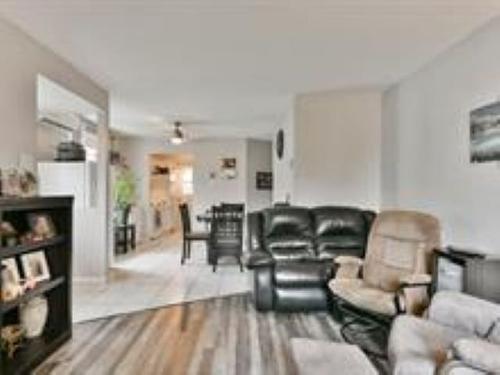 Vue d'ensemble - 180Z  - 182Z Mtée Gagnon, Bois-Des-Filion, QC - Indoor Photo Showing Living Room