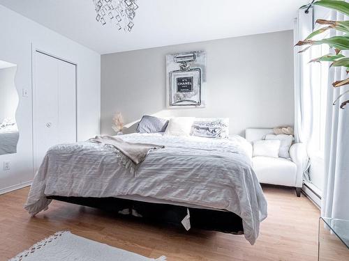 Master bedroom - 5988  - 5994 Rue De La Frontière, Sherbrooke (Brompton/Rock Forest/Saint-Élie/Deauville), QC - Indoor Photo Showing Bedroom