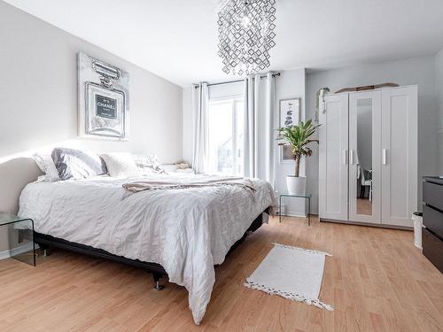 Master bedroom - 5988  - 5994 Rue De La Frontière, Sherbrooke (Brompton/Rock Forest/Saint-Élie/Deauville), QC - Indoor Photo Showing Bedroom