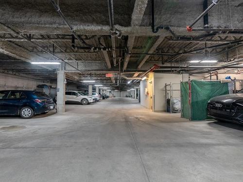 Garage - 309-9540 Boul. Rivard, Brossard, QC - Indoor Photo Showing Garage