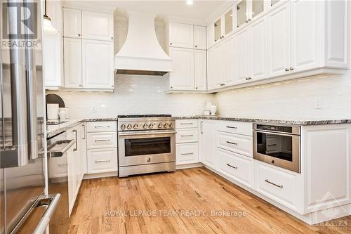 365 Echo Drive, Ottawa, ON - Indoor Photo Showing Kitchen With Upgraded Kitchen