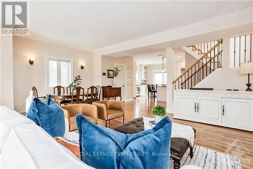 365 Echo Drive, Ottawa, ON - Indoor Photo Showing Living Room