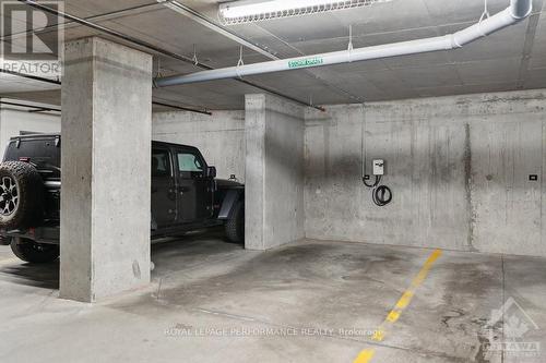 419 - 7 Marquette Avenue, Ottawa, ON - Indoor Photo Showing Garage