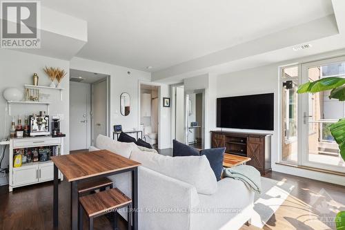 419 - 7 Marquette Avenue, Ottawa, ON - Indoor Photo Showing Living Room